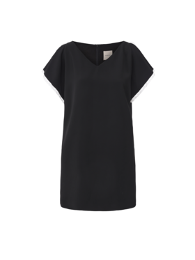 【云之翼】蕾丝拼接开衩小飞袖直身造型连衣裙