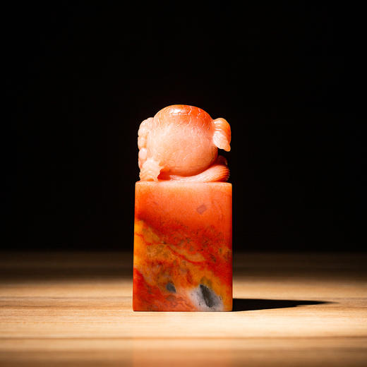 寿山石芙蓉老料雕“兰寿金鱼”方章 商品图6