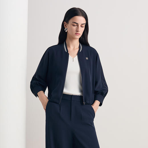 EITIE爱特爱时尚休闲气质圆领简约短款外套2026春季新款8503214 商品图2