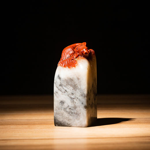 寿山石芙蓉老料雕“蝶尾金鱼”方章 商品图8