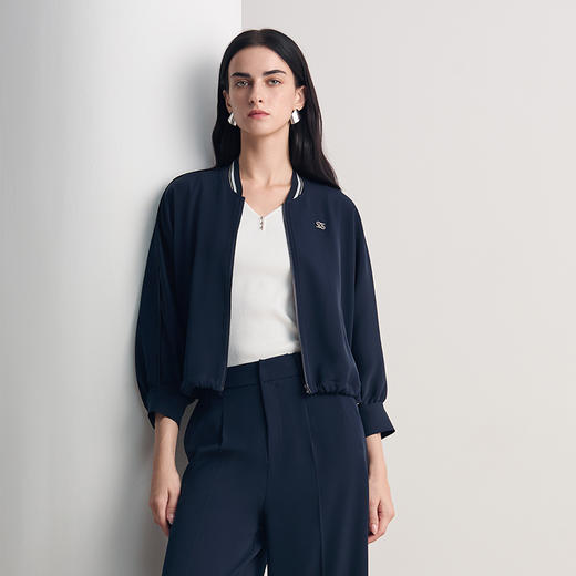 EITIE爱特爱时尚休闲气质圆领简约短款外套2026春季新款8503214 商品图5