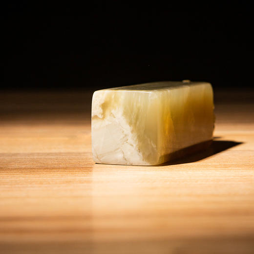 巴林石牛角冻老料雕“螭虎”方章 商品图10