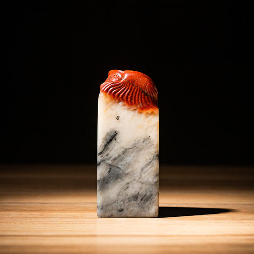 寿山石芙蓉老料雕“蝶尾金鱼”方章 商品图6