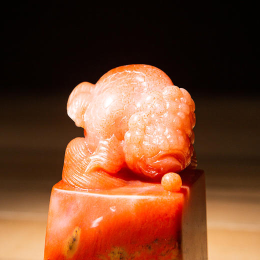 寿山石芙蓉老料雕“兰寿金鱼”方章 商品图9