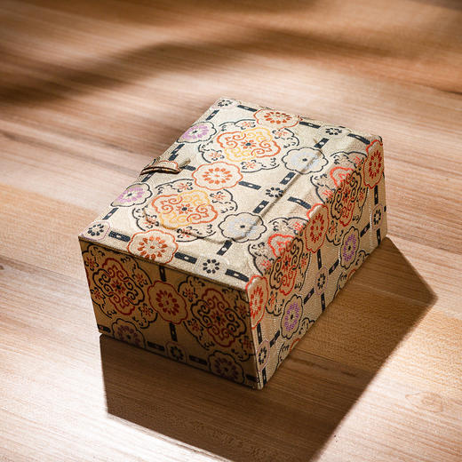 寿山石芙蓉老料雕“兰寿金鱼”方章 商品图1