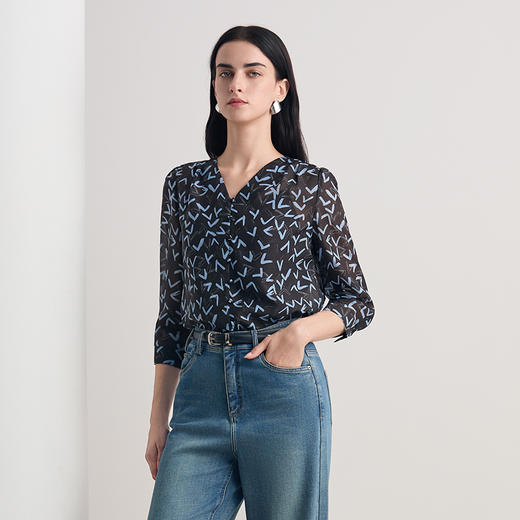 EITIE爱特爱V领印花通勤显瘦直筒百搭上衣2026春季新款8513210 商品图2