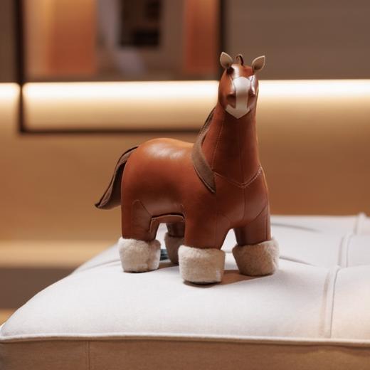 Zuny 凝望系列夏尔马 2026年新品马年书档纸镇桌面动物摆件礼物客厅 商品图3