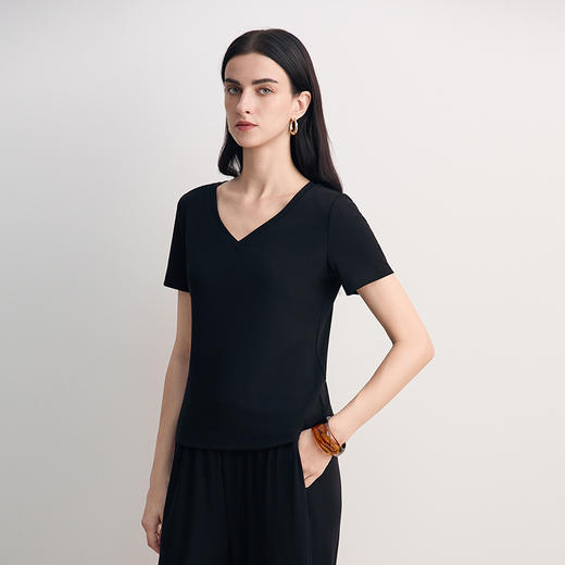 EITIE爱特爱简约舒适百搭显瘦V领短袖T恤上衣2026春季新款8513214 商品图4