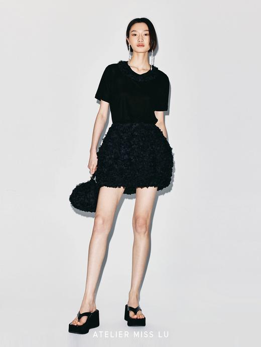 【乌兰哈达之花】立体花瓣肌理拼接造型短袖T恤 商品图2