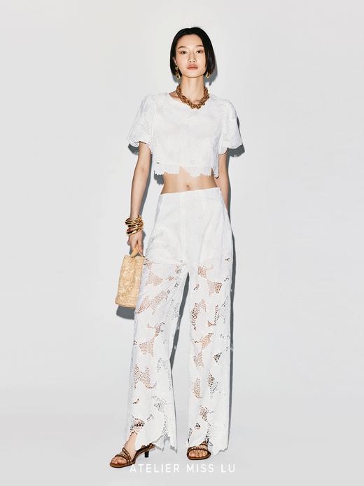 【月光奶泡】光影镂空蕾丝背后系带花苞袖上衣 商品图2