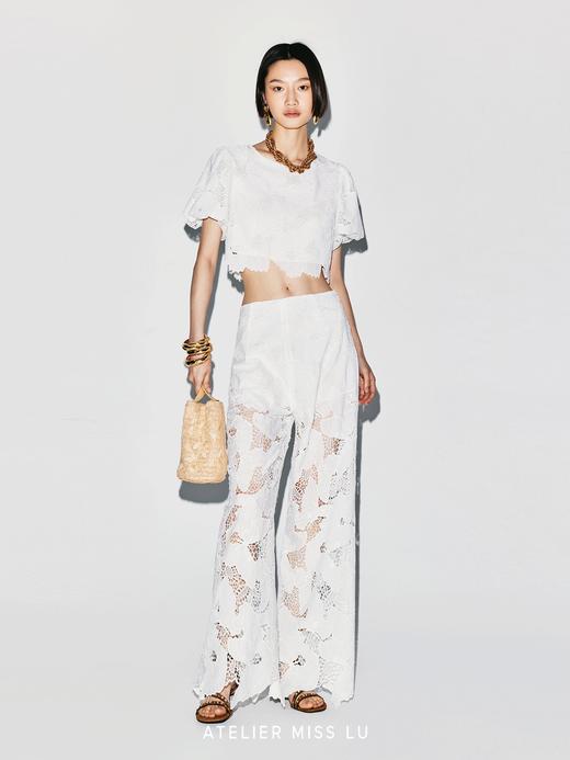 【月光奶泡】光影镂空蕾丝背后系带花苞袖上衣 商品图1