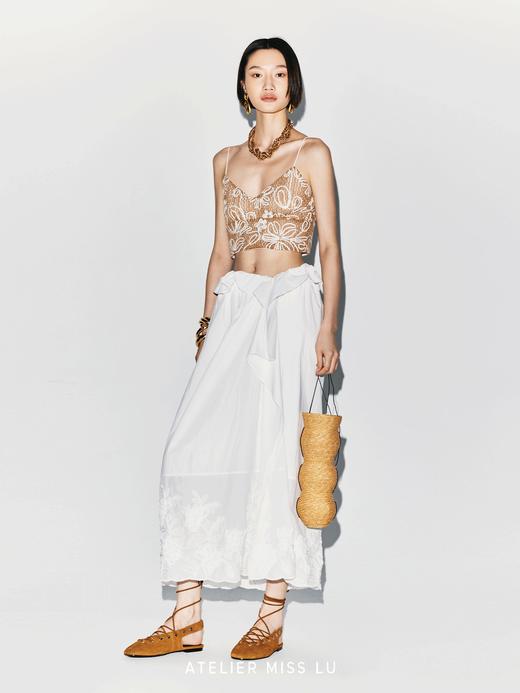 【棕榈花影】立体花卉线条肌理吊带短上衣 商品图2