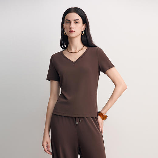 EITIE爱特爱简约舒适百搭显瘦V领短袖T恤上衣2026春季新款8513214 商品图9