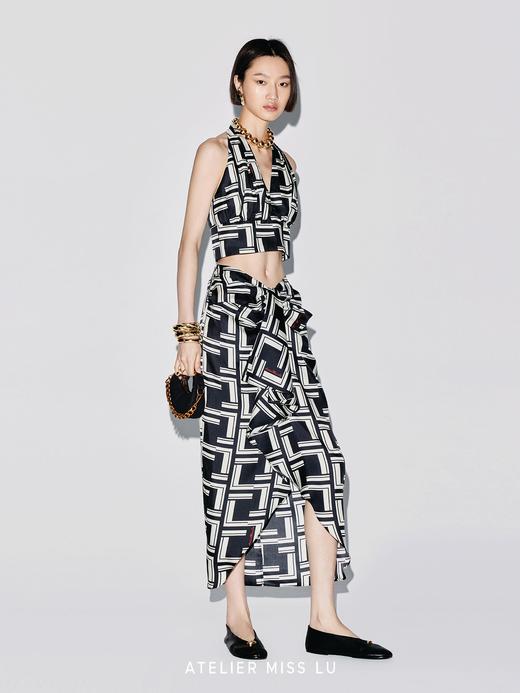 【曼哈顿周末】品牌定制字母印花桑蚕丝露背短上衣 商品图4