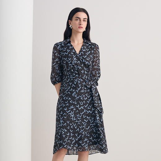 EITIE爱特爱气质V领五分袖A字通勤收腰系带印花连衣裙2026春季新款8507227 商品图5