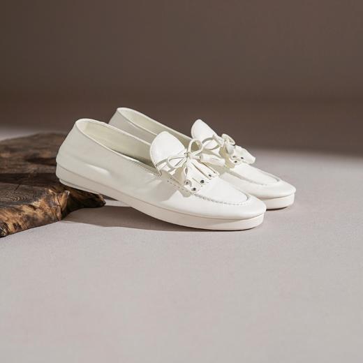 【牛皮革】西村名物2026年春季新款舒适平底软底软面糖果色浅口单鞋豆豆鞋T26AM17701 商品图3