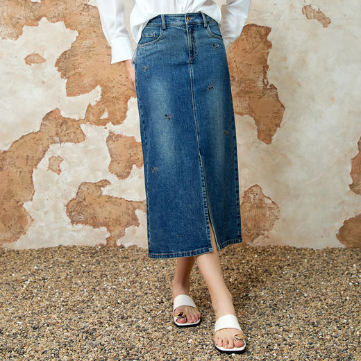 EITIE爱特爱春季新款时尚经典复古高腰开叉显瘦通勤牛仔半身裙8106812 商品图2