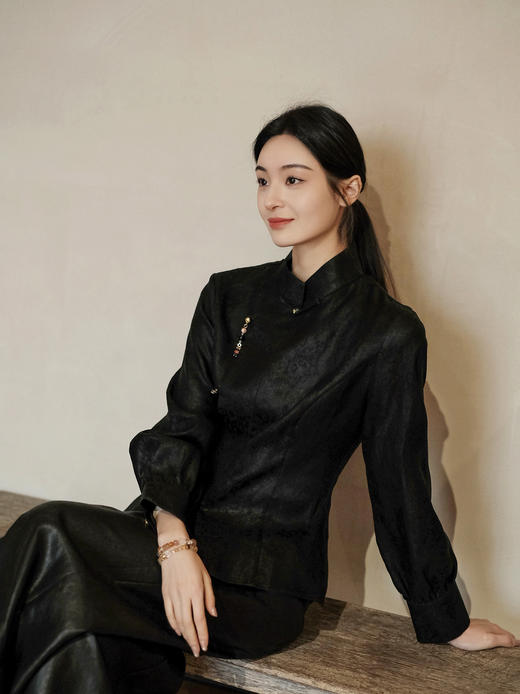 盛唐婧 | 新中式香云纱花罗琵琶襟衬衫上衣 商品图6