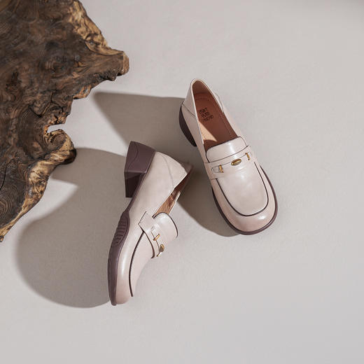 【牛皮革】西村名物2026年春季新款舒适厚底粗跟原皮软面深口单鞋乐福鞋T26AM18111 商品图7