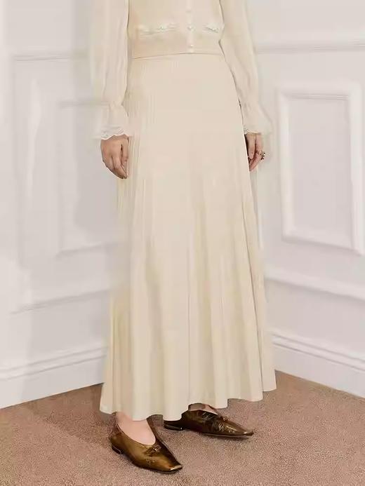 玛克门店发货：MAXRIENY半身裙2026年春季新款米白色高腰裙子百褶裙货号：MF86SK756 商品图1