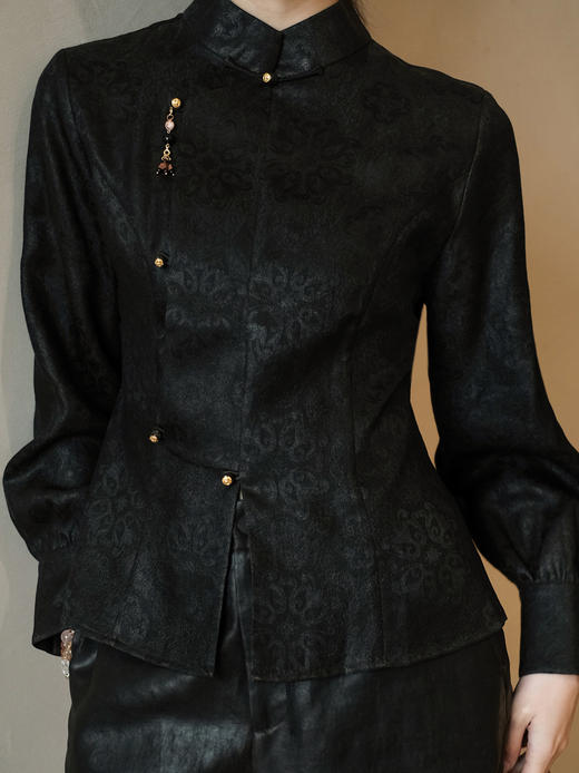 盛唐婧 | 新中式香云纱花罗琵琶襟衬衫上衣 商品图2