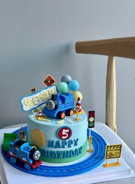 「男孩」托马斯小火车