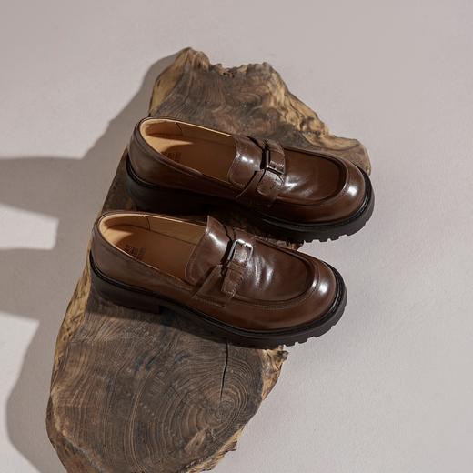 【牛皮革】西村名物2026年春季新款舒适厚底粗跟原皮软面深口单鞋乐福鞋X26AM17531 商品图4