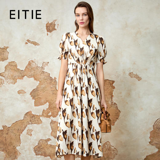 EITIE爱特爱收腰V领泡泡袖气质通勤印花连衣裙春季新款8107822 商品图0