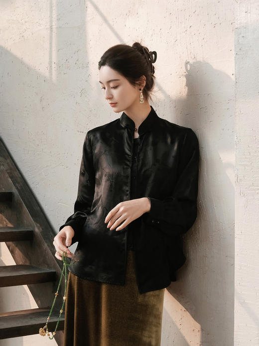 盛唐婧 | 新中式桑蚕丝百搭立领对襟衬衫-黑色 商品图1