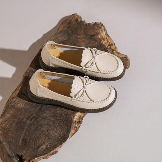 【牛皮革】西村名物2026年春季新款舒适平底软底软面简洁大方深口单鞋乐福鞋T26AM18081 商品图4