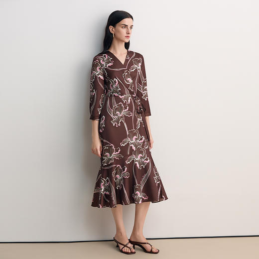 EITIE爱特爱法式印花收腰V领鱼尾裙摆系带连衣裙2026春季新款8507222 商品图1