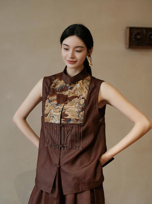 盛唐婧 | 新中式红云纱轻奢重工刺绣珠饰马甲 商品图1