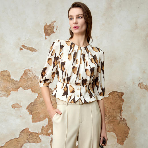 EITIE爱特爱春季新款圆领气质通勤印花上衣8113810 商品图3