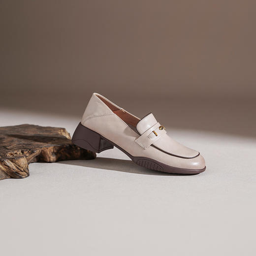 【牛皮革】西村名物2026年春季新款舒适厚底粗跟原皮软面深口单鞋乐福鞋T26AM18111 商品图9