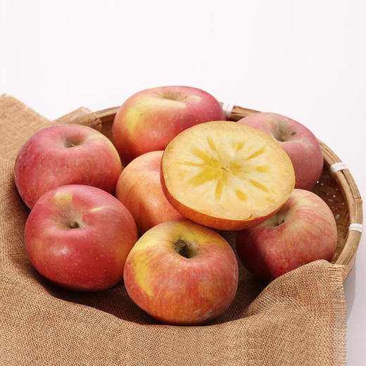【新疆阿克苏苹果】脆甜多汁现摘现发 果香浓郁果肉细腻（2.9起停发）（2.9-2.24停发） 商品图4