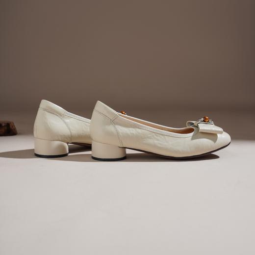 【牛皮革】西村名物2026年冬季新款舒适低跟简洁优雅浅口单鞋T26AE17361 商品图7