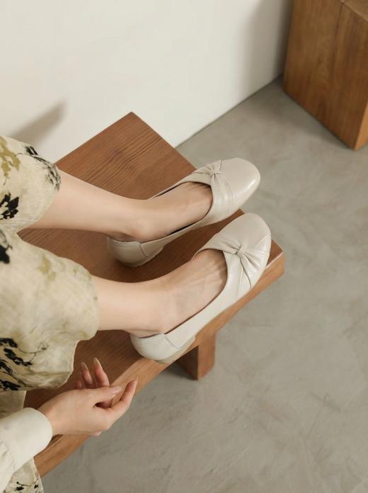 【牛皮革】西村名物2026年春季新款软底软面舒适百搭低跟浅口单鞋T26AE17341 商品图4