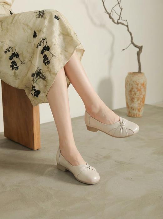 【牛皮革】西村名物2026年春季新款软底软面舒适百搭低跟浅口单鞋T26AE17341 商品图2