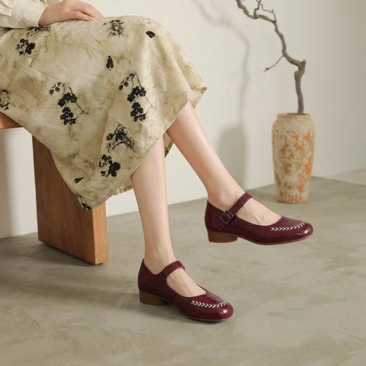 【羊皮革】西村名物2026年春季新款舒适低跟一字扣带浅口单鞋玛丽珍鞋T26AE17421 商品图2