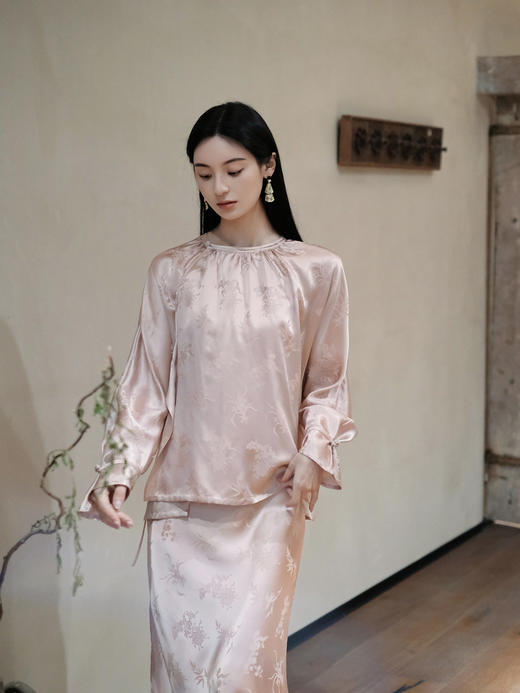 盛唐牡丹 | 银粉梅兰竹菊真丝女上衣 商品图0