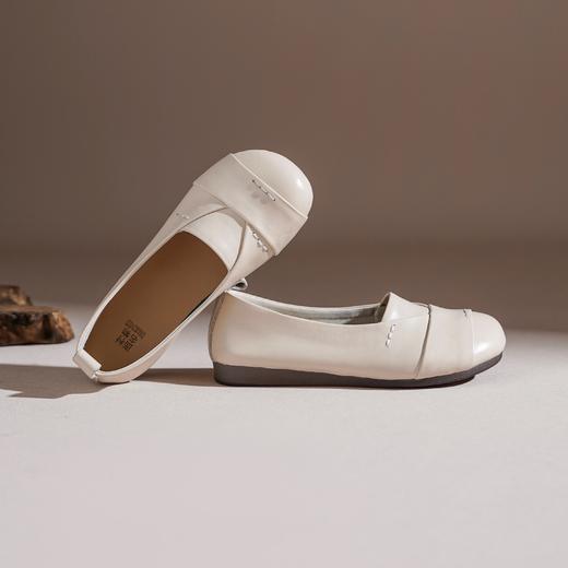 【牛皮革】西村名物2026年春季新款舒适平跟软底软面浅口单鞋妈妈鞋T26AE17791 商品图2