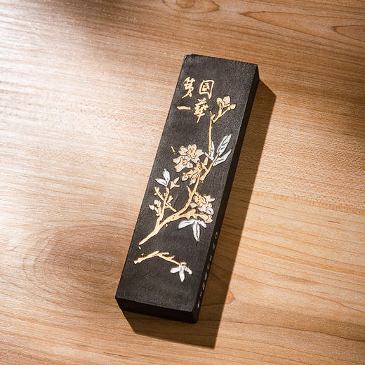 1988年上海墨厂制“铁斋翁书画宝墨”（二两，单锭） 商品图3