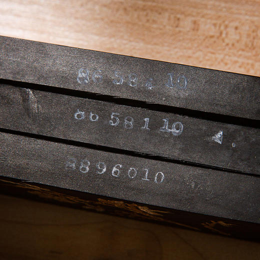 1988年上海墨厂制“铁斋翁书画宝墨”（二两，单锭） 商品图9