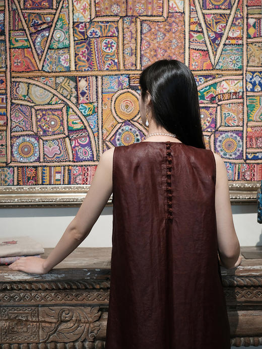 盛唐牡丹 | 紫檀色重缎红云纱连衣裙 商品图5