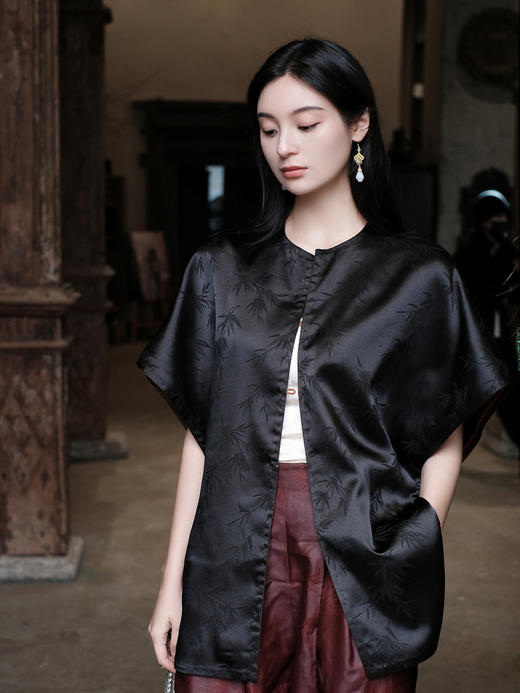 盛唐牡丹 | 紫檀色重缎红云纱正反两穿外套 商品图3