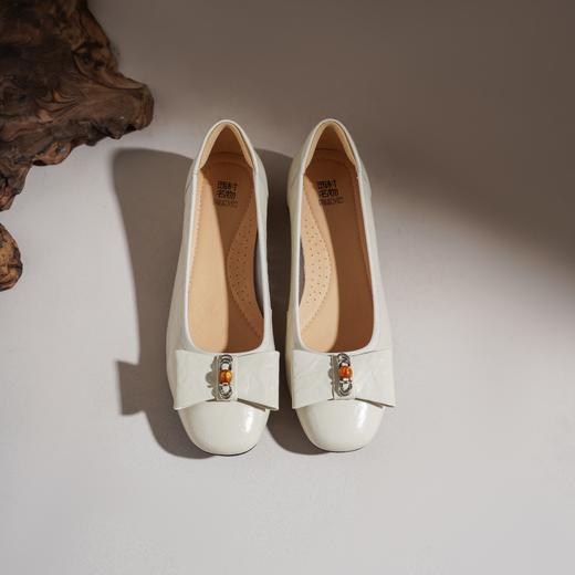 【牛皮革】西村名物2026年冬季新款舒适低跟简洁优雅浅口单鞋T26AE17361 商品图8