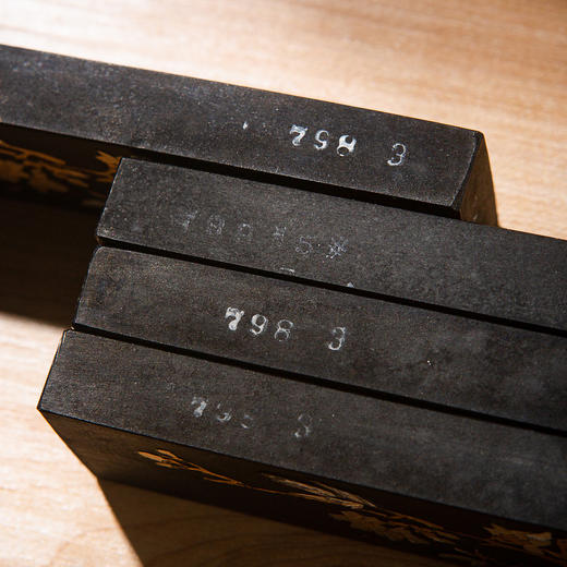 70年代上海墨厂制“铁斋翁书画宝墨”（二两，单锭） 商品图5