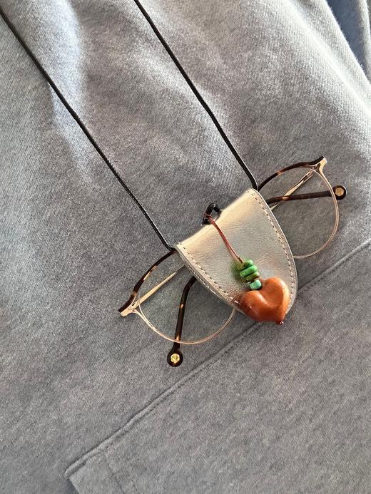 SpoiledBrat Jewelry质感上乘的小羊皮和天然彩石眼镜链 商品图5