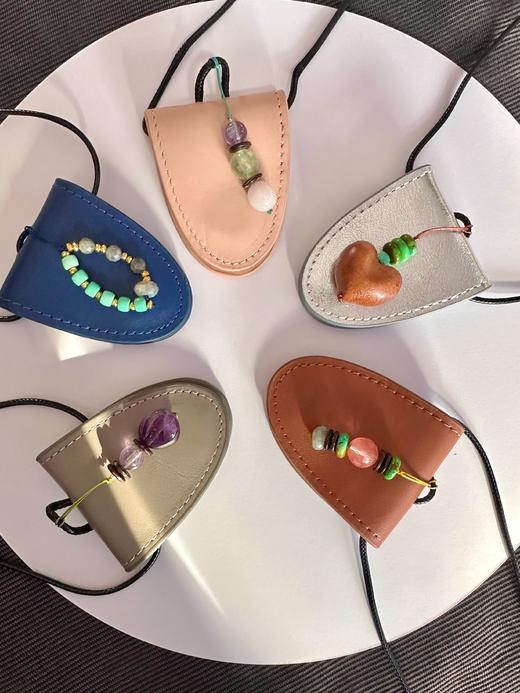 SpoiledBrat Jewelry质感上乘的小羊皮和天然彩石眼镜链 商品图7