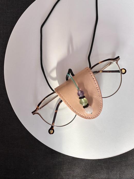 SpoiledBrat Jewelry质感上乘的小羊皮和天然彩石眼镜链 商品图3